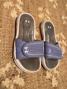 Under armour girls sandals size 1 vacation sandals